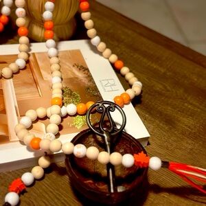 Thanksgiving Garland 8 feet long with 4 inch tassels on each end. Customizable!